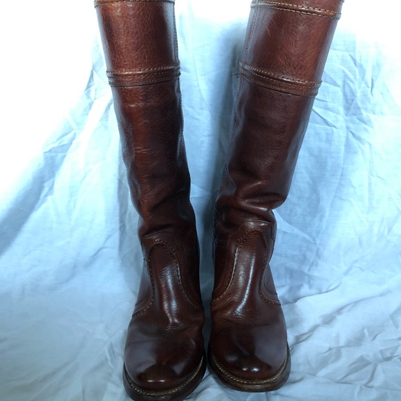 Women’s beautiful Mid calf FRYE boots - Picture 3 of 7